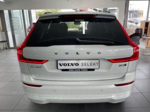 Volvo XC60 B5 AWD Essential - Image 4
