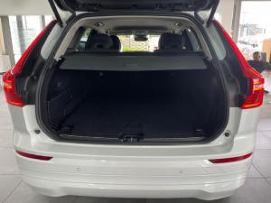 Volvo XC60 B5 AWD Essential - Image 5