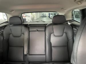 Volvo XC60 B5 AWD Essential - Image 7