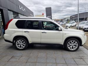 Nissan X-Trail 2.5 4x4 LE CVT - Image 4