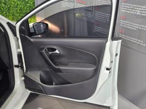 Volkswagen Polo Vivo hatch 1.6 Comfortline auto - Image 16