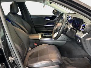 Mercedes-Benz C-Class C200 Avantgarde - Image 14