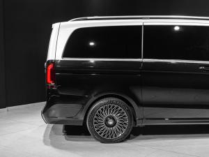 Mercedes-Benz V-Class V300d Avantgarde - Image 21