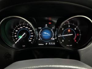 Jaguar F-Pace 25d AWD R-Sport - Image 8