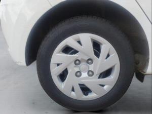 Hyundai Grand i10 1.0 Premium hatch - Image 9