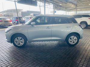 Suzuki Swift 1.2 GL+ auto - Image 4