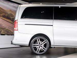 Mercedes-Benz V-Class V250d Avantgarde AMG Line - Image 11