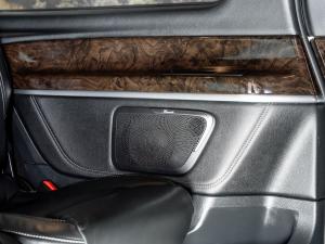 Mercedes-Benz V-Class V250d Avantgarde AMG Line - Image 24