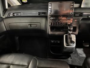 Hyundai Staria 2.2D Executive 11-seater - Image 9