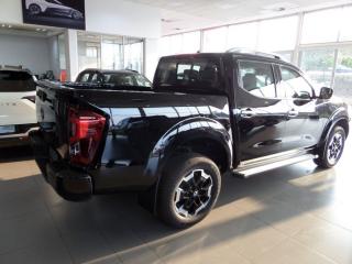 Nissan Navara 2.5DDTi double cab LE Plus