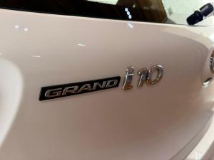 Hyundai Grand i10 1.2 Fluid - Image 11