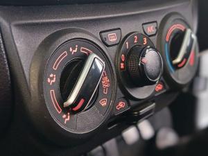 Toyota Vitz 1.0 XR manual - Image 23