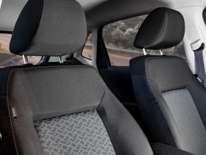 Volkswagen Polo Vivo hatch 1.6 Life - Image 9