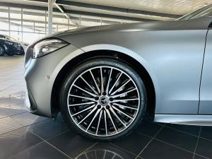 Mercedes-Benz C-Class C200 Avantgarde - Image 16