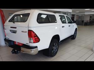 Toyota Hilux 2.4GD-6 double cab 4x4 Raider manual - Image 2