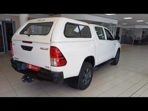 Toyota Hilux 2.4GD-6 double cab 4x4 Raider manual - Image 2