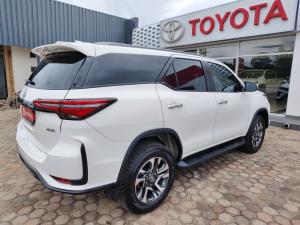 Toyota Fortuner 2.8GD-6 4x4 VX - Image 2