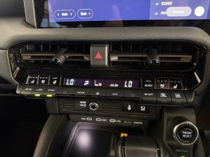 Toyota Land Cruiser Prado 2.8GD VX-R - Image 13