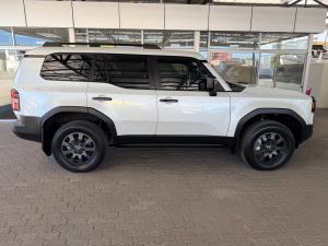 Toyota Land Cruiser Prado 2.8GD VX-R - Image 3