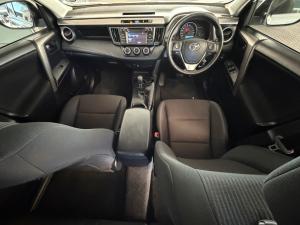 Toyota RAV4 2.0 GX auto - Image 6