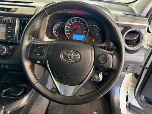 Toyota RAV4 2.0 GX auto - Image 8