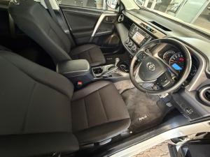Toyota RAV4 2.0 GX auto - Image 15