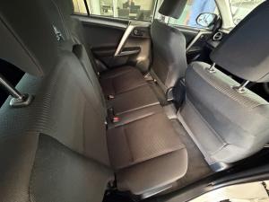Toyota RAV4 2.0 GX auto - Image 16