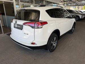 Toyota RAV4 2.0 GX auto - Image 2