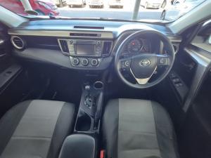 Toyota RAV4 2.0 GX auto - Image 6