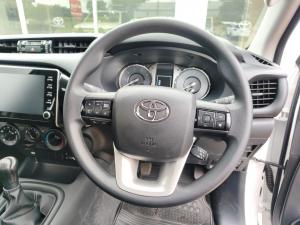 Toyota Hilux 2.4GD-6 single cab Raider manual - Image 8