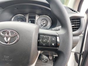 Toyota Hilux 2.4GD-6 single cab Raider manual - Image 10