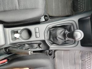 Toyota Hilux 2.4GD-6 single cab Raider manual - Image 12