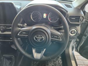 Toyota Urban Cruiser 1.5 XR manual - Image 8