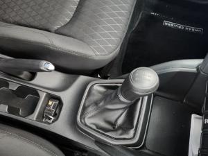 Toyota Urban Cruiser 1.5 XR manual - Image 10