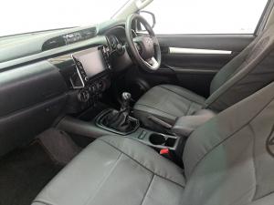 Toyota Hilux 2.4GD-6 Xtra cab Raider manual - Image 7
