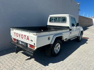 Toyota Land Cruiser 79 4.2D single cab - Image 2