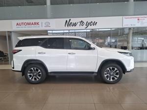 Toyota Fortuner 2.4GD-6 4X4 automatic - Image 3