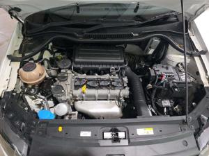 Volkswagen Polo Vivo 1.6 Highline - Image 16
