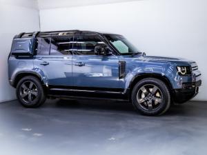 Land Rover Defender 110 D300 X-Dynamic HSE - Image 2