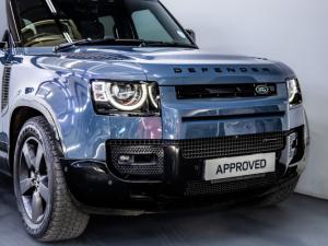 Land Rover Defender 110 D300 X-Dynamic HSE - Image 3