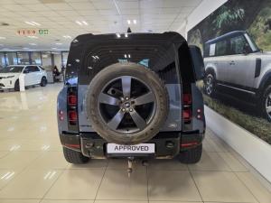 Land Rover Defender 110 D300 X-Dynamic HSE - Image 5