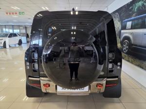 Land Rover Defender 110 D300 X - Image 5
