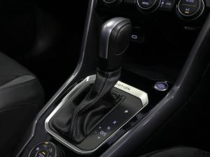 Volkswagen T-Roc 2.0TSI 140kW 4Motion R-Line - Image 13