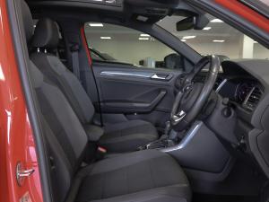 Volkswagen T-Roc 2.0TSI 140kW 4Motion R-Line - Image 18