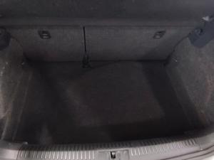 Volkswagen Polo 1.6TDI Comfortline - Image 12