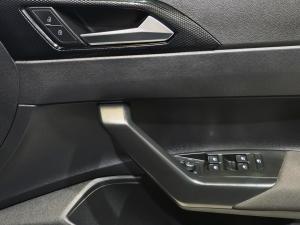 Volkswagen Polo hatch 1.0TSI Life auto - Image 21