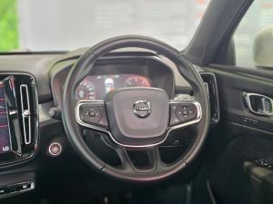 Volvo XC40 D4 AWD Momentum - Image 14
