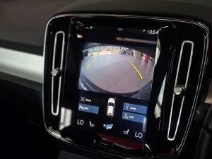 Volvo XC40 D4 AWD Momentum - Image 17