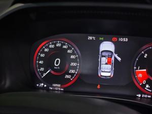 Volvo XC40 D4 AWD Momentum - Image 8