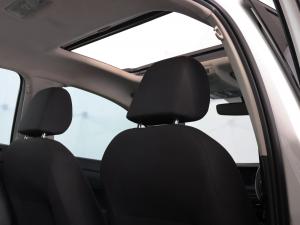 Volkswagen Polo hatch 1.0TSI Life auto - Image 25